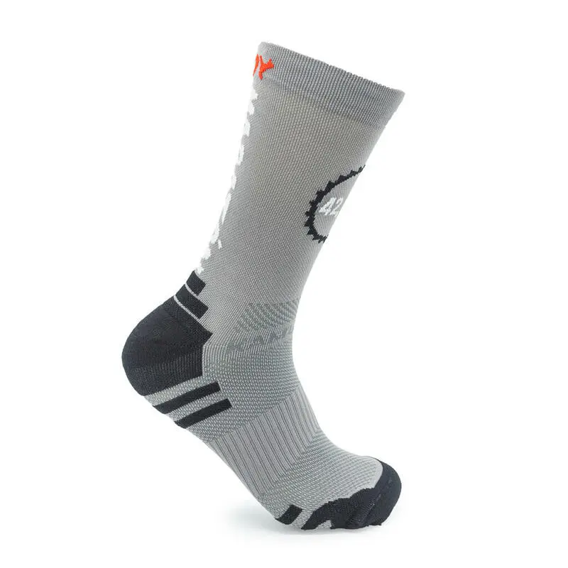 CALCETINES DE RUNNING #SOYMARATON Unisex - KAMUABU Color METALLIC De 23CM 4 CALCETINES DE RUNNING #SOYMARATON Unisex - KAMUABU Color METALLIC De 23CM - Imagen 2