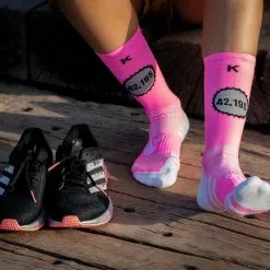 CALCETINES DE RUNNING #SOYMARATON Unisex - KAMUABU Color ROSA 23cm De 1 Hilo -tienda de material de boxeo calcetines de running soymaraton unisex kamuabu color rosa 23cm de 1 hilo 3