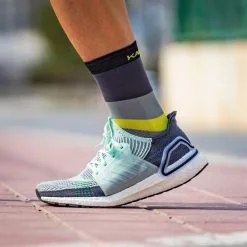 CALCETINES KAMUABU FRANJAS GRIS-NEGRO -tienda de material de boxeo calcetines kamuabu franjas gris negro 4