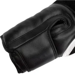 Super Pro Combat Gear Guantes De Boxeo - Ace - En Blanco Y Negro -tienda de material de boxeo guantes de boxeo ace en blanco y negro 2