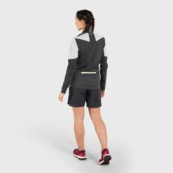 Camiseta Trail Running Mujer Gris Softshell Manga Larga -tienda de material de boxeo camiseta trail running mujer gris softshell manga larga 3
