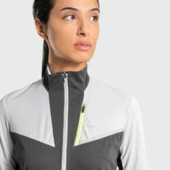Camiseta Trail Running Mujer Gris Softshell Manga Larga -tienda de material de boxeo camiseta trail running mujer gris softshell manga larga 4