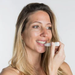 Decathlon LÁPIZ DE LABIOS HIDRATANTE -tienda de material de boxeo lapiz de labios hidratante 4